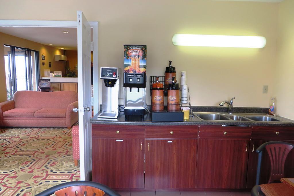 Motel Days By Wyndham 2*