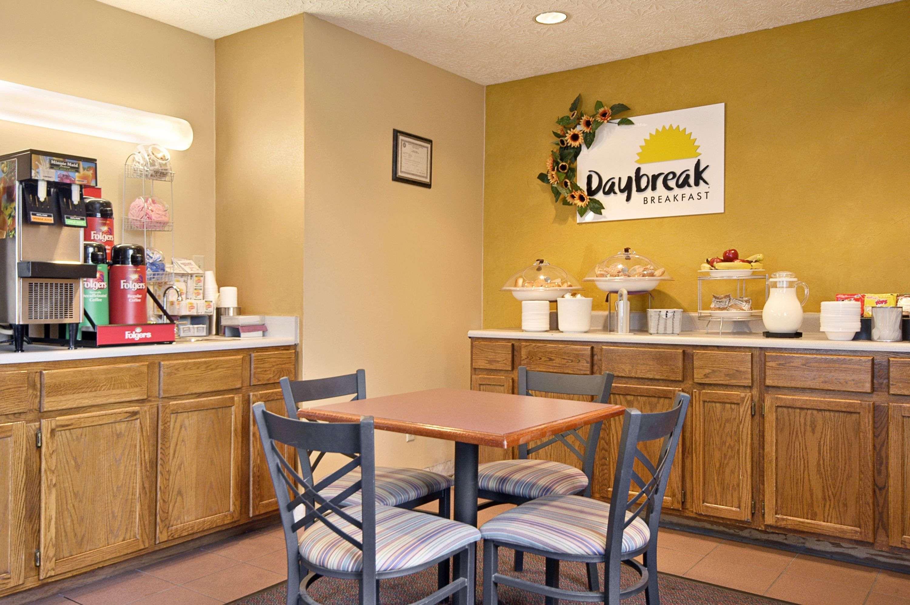 Motel Days By Wyndham Plainfield